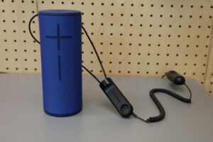 Enceinte avec Cable Lock Anchor attachée