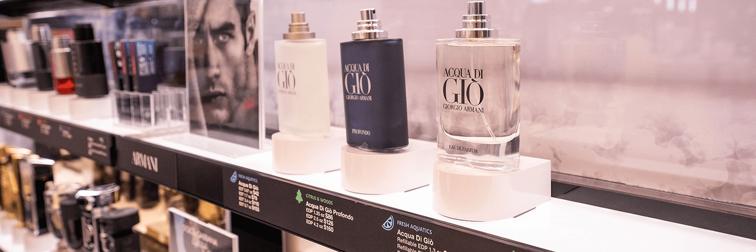 Un présentoir pour échantillons de parfum doté de solutions de sécurité qui protègent chaque échantillon tout en mettant en valeur la marque de beauté et en permettant aux clients d'interagir avec les parfums