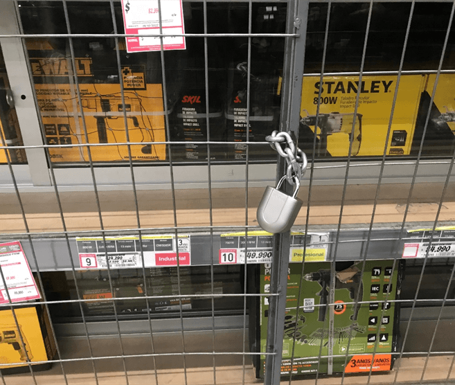 Padlock cage de sécurité avec les outils Stanley et DeWalt