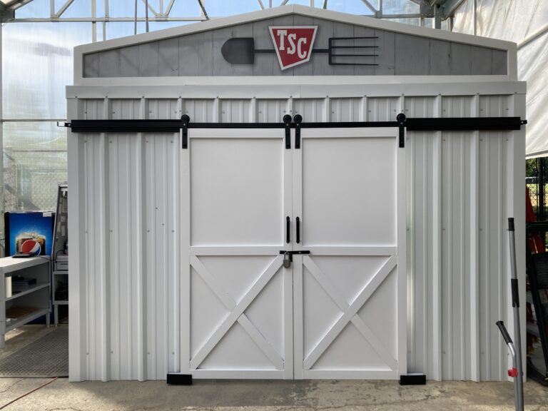Padlock sécurisation d'une grande salle de stockage chez Tractor Supply