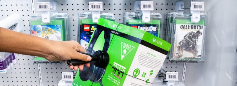 Entrez dans le jeu : Sécurité des présentoirs de vente au détail pour les consoles de jeux et les accessoires