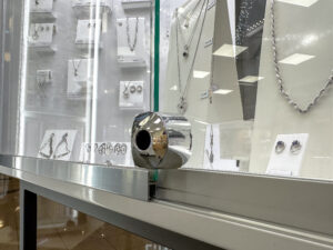 Halldór Ólafsson Úr og Skartgripir_InVue Jewelry Locks Jewelry Security Jewelry Locks sans clé