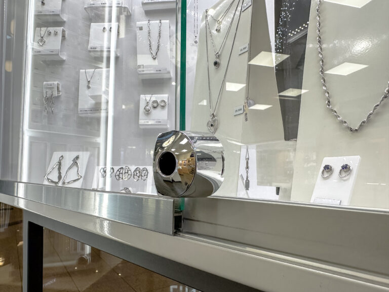 Halldór Ólafsson Úr og Skartgripir_InVue Jewelry Locks Jewelry Security Jewelry Locks sans clé