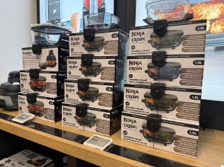 InVueProtection des colis : des « corner Package Wrap s » assurant la sécurité des produits dans les hypermarchés.